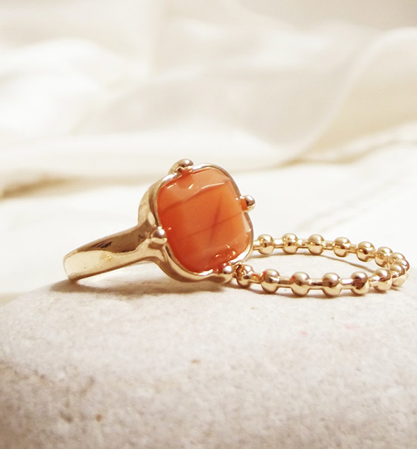Gold stone ring