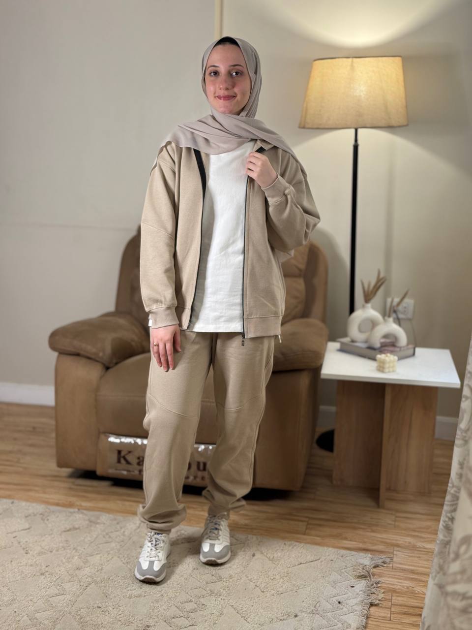 Beige Suit Image 3