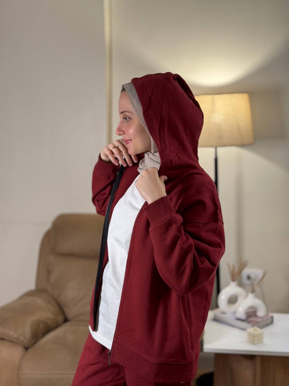 Burgundy suit Image 3